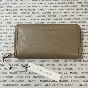 NWT Marc Jacobs The Groove Women's Long Wallet - Greige